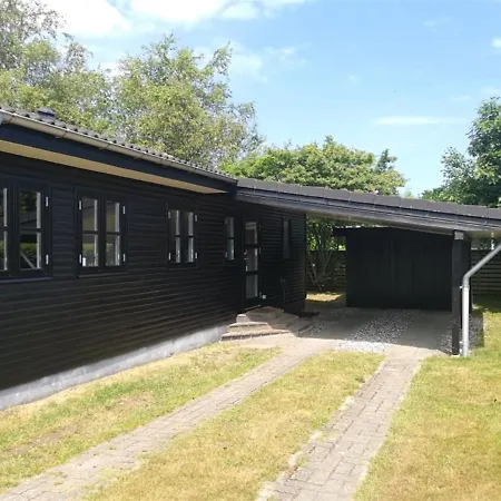 Holiday home Amdi - 100m From The Sea In Ne Jutland By Interhome *
